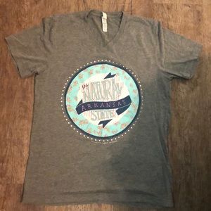 Graphic v-neck t-shirt